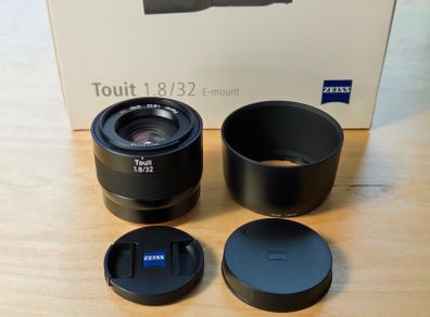 Zeiss Touit 1.8/32 32mm f/1.8 Sony E-Mount