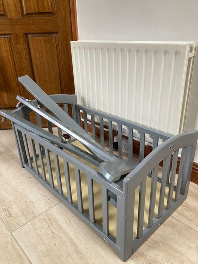 Baby wooden crib
