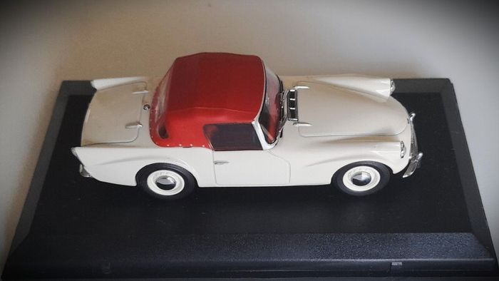 Diecast Model Daimler SP250 - Collectable Oxford Diecast 1:43