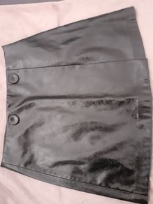 Short black skirt faux leather (Stradivarius size 34)