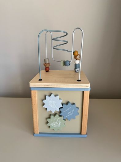 Little Dutch activity cube
