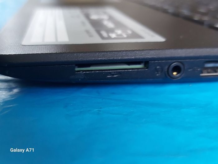 Acer Aspire ES 15, AMD Dual-Core Processor E1-7010, 1.5GHz, 4GB Ram, 1 Terrabyte HDD, Windows 10, Microsoft Edge, Chrome and VLC