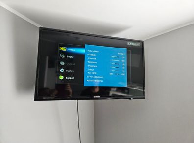 32 samsung TV +android box +swivel bracket