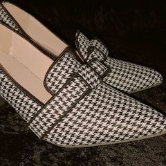 Heel shoes