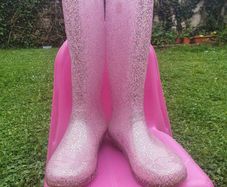 Girls wellies size UK2/EUR 34