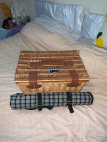 Picnic basket with Utensils, Cutlery and Blanket