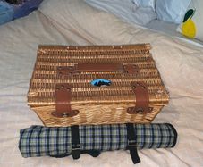 Picnic basket with Utensils, Cutlery and Blanket