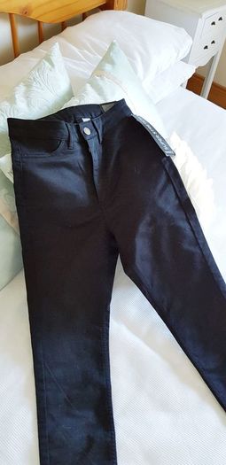 H&M High Waist Black Jeans - Size 8