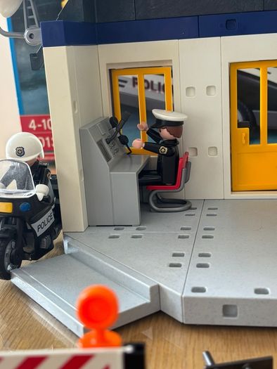 Play Mobil