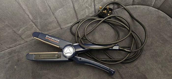 Hair straightener