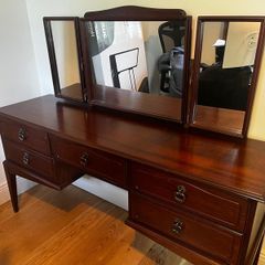 Vintage Mahogany Vanity with 3-Way Mirror