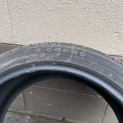 Tire 235/40/zr18