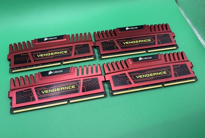 Corsair Vengeance Red 8GB DDR3 1600MHz RAM Kit