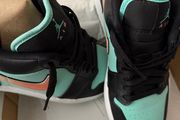 Air Jordan 1 Low SE Tropical Twist