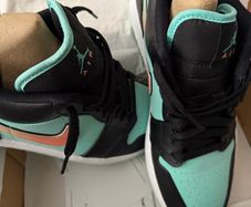 Air Jordan 1 Low SE Tropical Twist