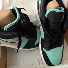 Air Jordan 1 Low SE Tropical Twist