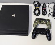 PS4 Pro 1TB + 2 Controllers + Charging Dock