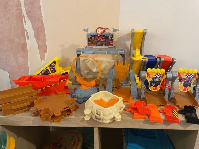 Blaze and the monster machines 2 tracks.
