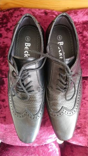 Boy's shoes