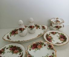 Royal Albert "Old Country Roses" from 10 euro