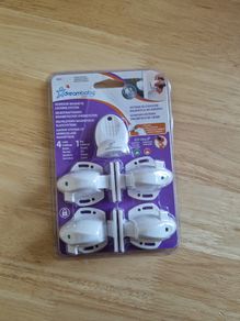 Magnetic cabinet locks
