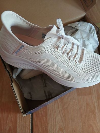 Brand New Ladies Skechers