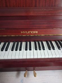 upright piano