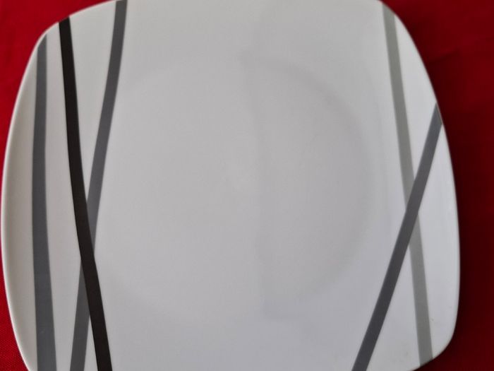 Square dinnerware set - 23 pieces