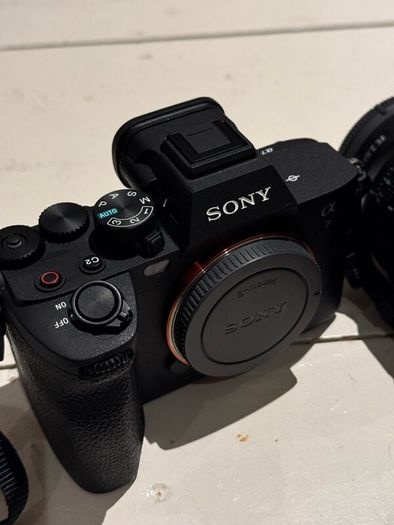 Sony A7 Iv + Sony Fe 24-70mm F2.8 Gm Ii Lens