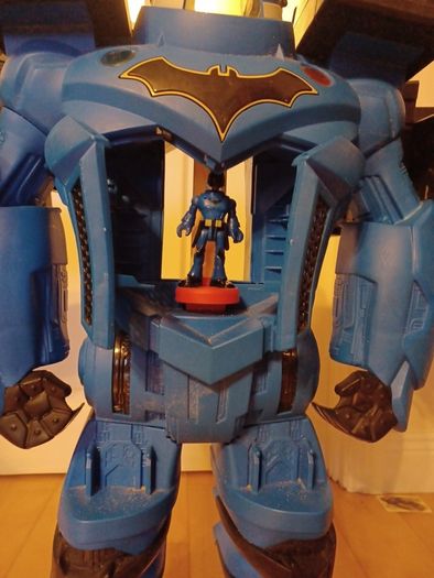 Batman Imaginext Giant Batrobot with popout wings