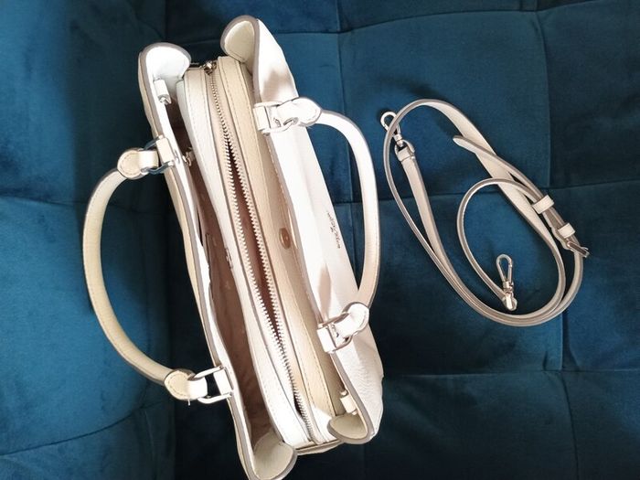 Kate Spade New York genuine leather white medium size handbag