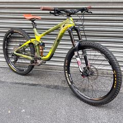 Giant Carbon