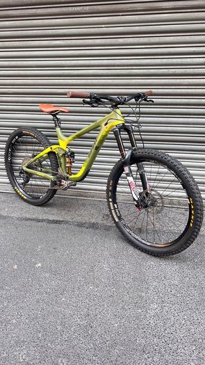 Giant Carbon