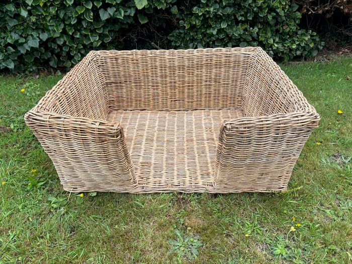 Beautiful Large Wicker Dog Basket (With Optional Cushion)