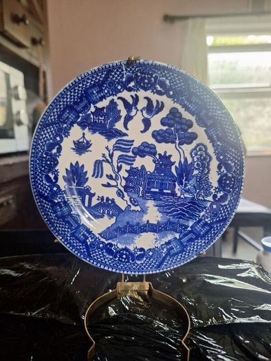Vintage Mid-Century Blue Willow Porcelain Oil Lamp Set with Reflector Plate