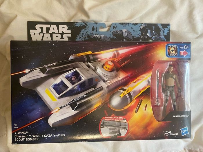 2015 Star Wars Y-Wing Scout Bomber w Karen Jarrus fig