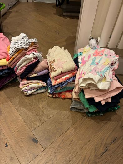 Girls bundle (250 items)
