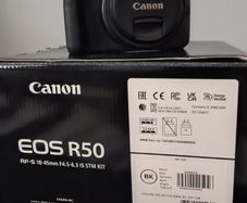 Canon EOS R50 + case Lowepro + 128 GB.
