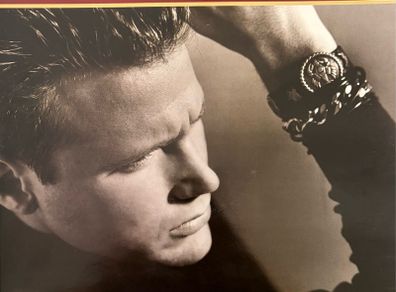 Corey Hart - Young Man Running. 1988 UK 1st pressing of fourth album by Canadian artist. Record and cover in mint condition. Cheaper than a pint.