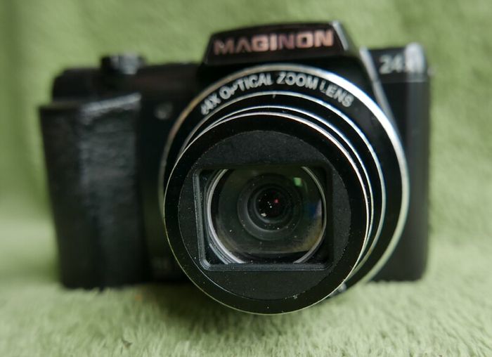 Maginon SZ-24 Digital Compact Camera 16,1MP - 24 x Optical Zoom Tested (battery cover is missing)