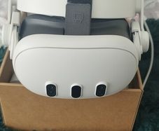 Meta Quest 3 512GB With Venom Head strap
