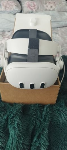 Meta Quest 3 512GB With Venom Head strap