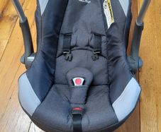 childs car seat