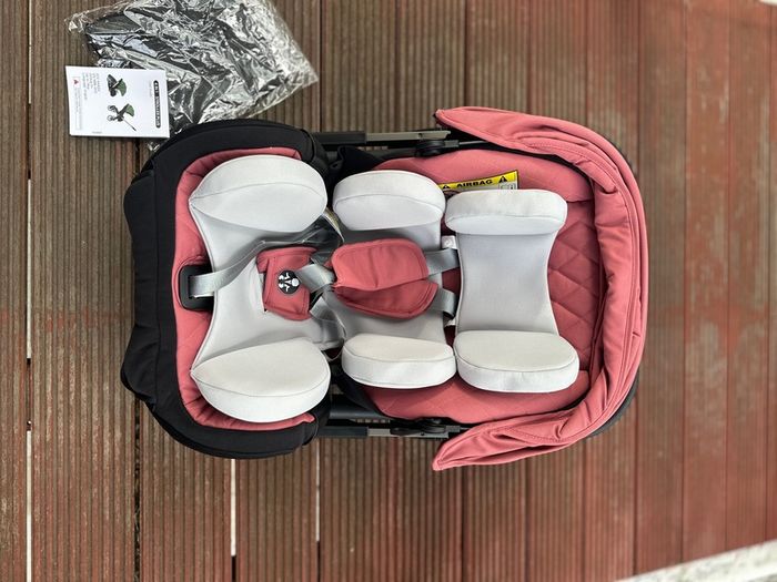 Brand new car seat / stroller / pram