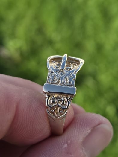 Vintage Gents 9ct Gold Buckle Ring