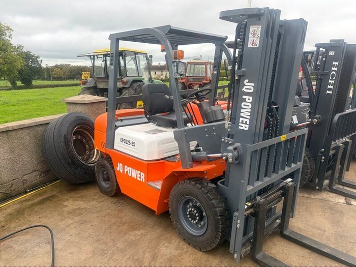 Diesel forklifts 2.5,3,3.5,5 ton available