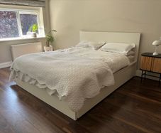 King Size Bed - IKEA MALM Bed w. Emma Mattress