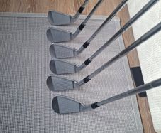 Mint/As new Zxi7 Irons 4-PW (RH)