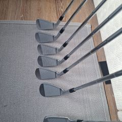 Mint/As new Zxi7 Irons 4-PW (RH)