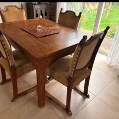 table and chairs